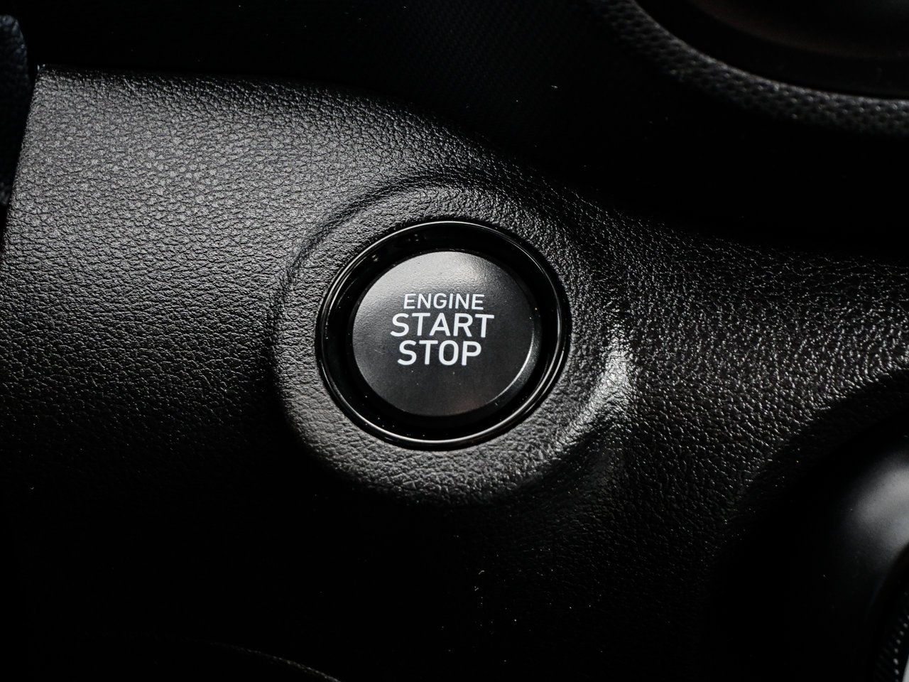 2025 Hyundai Venue Ultimate IVT w/Black Interior Grey Sherwood Park - photo #23