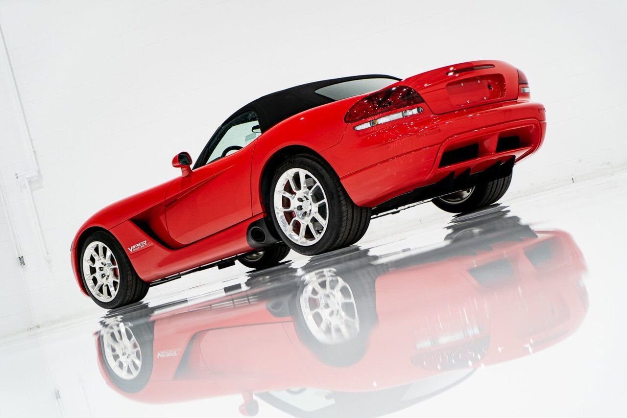 Dodge Viper Clean Title With Only 2,063 km (1,282 Miles) From New 2008 Rouge Montréal - photo #22