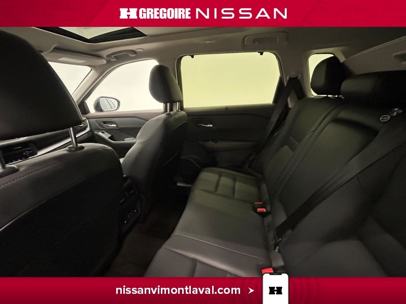 Nissan Rogue 2023 Blanc Laval - photo #17