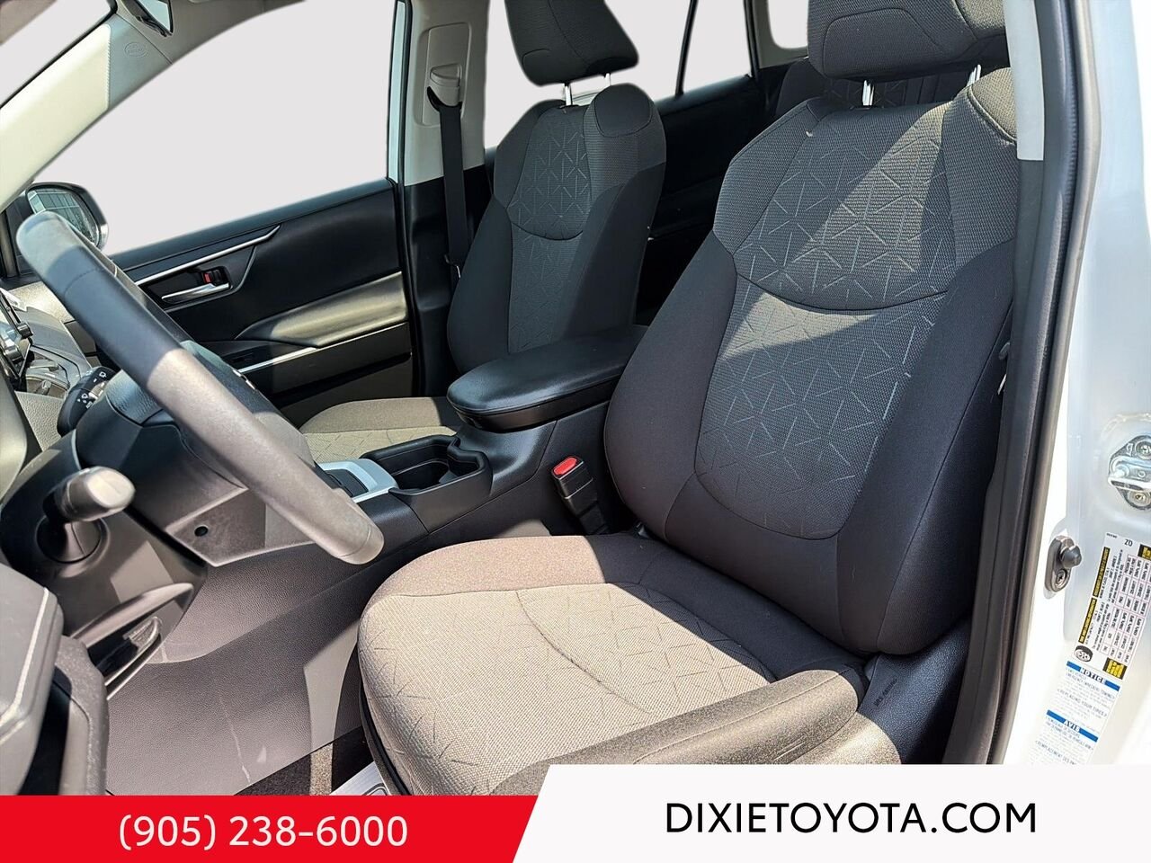 2021 Toyota RAV4 Hybrid XLE AWD / CLEAN CARFAX / HEATED SEATS / MOONROOF / ALLOY WHEELS / CARPLAY AND ANDROID AUTO White Mississauga - photo #8