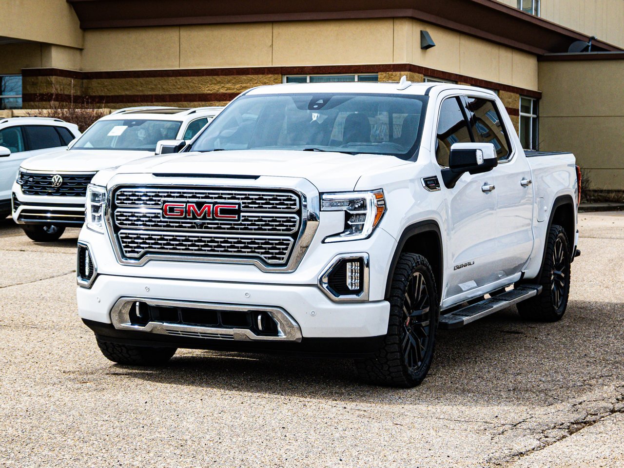 2021 GMC Sierra 1500 4WD Crew Cab 147 Denali White Sherwood Park - photo #3