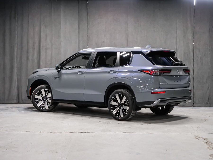 2026 Mitsubishi Outlander Plug-In Hybrid SEL Moonstone Grey Premium Finish