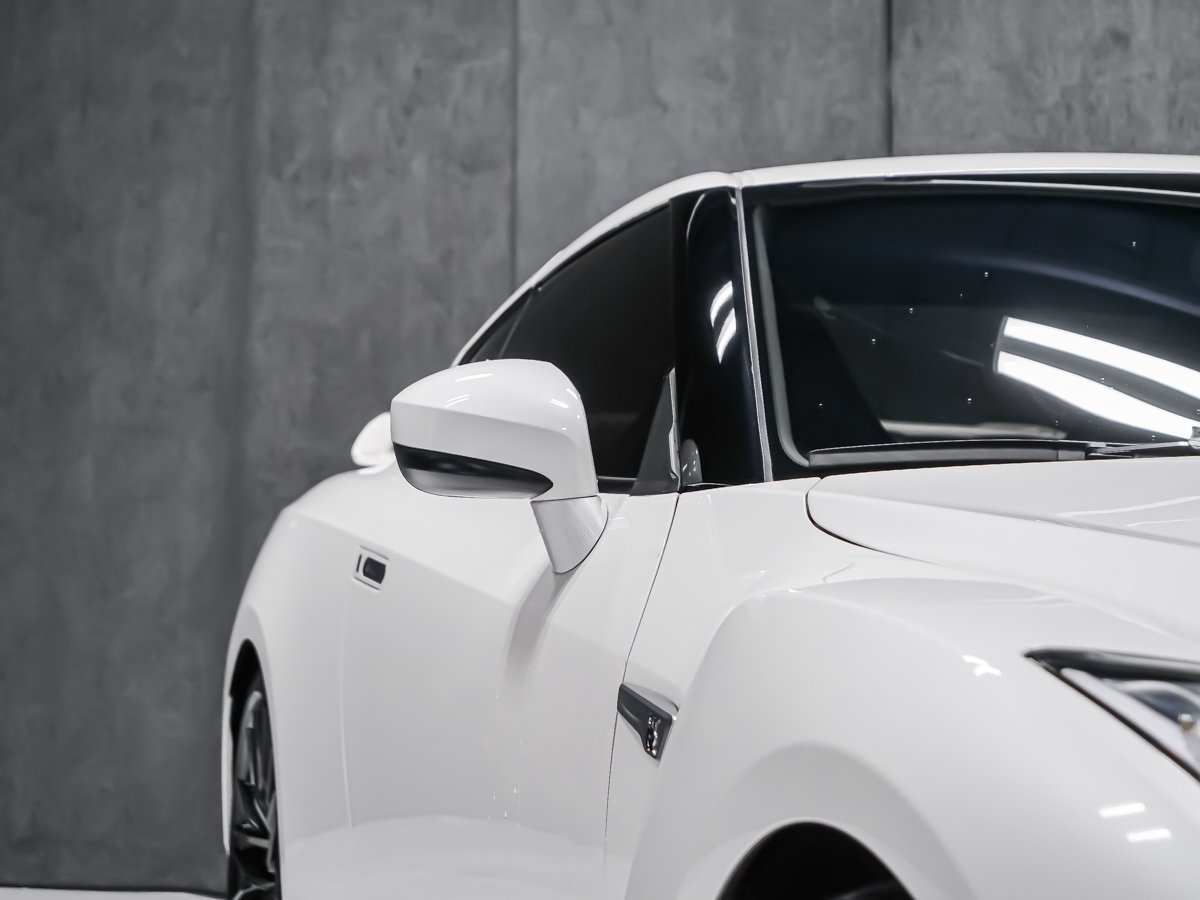 2023 Nissan GT-R PREMIUM White Montreal - photo #41