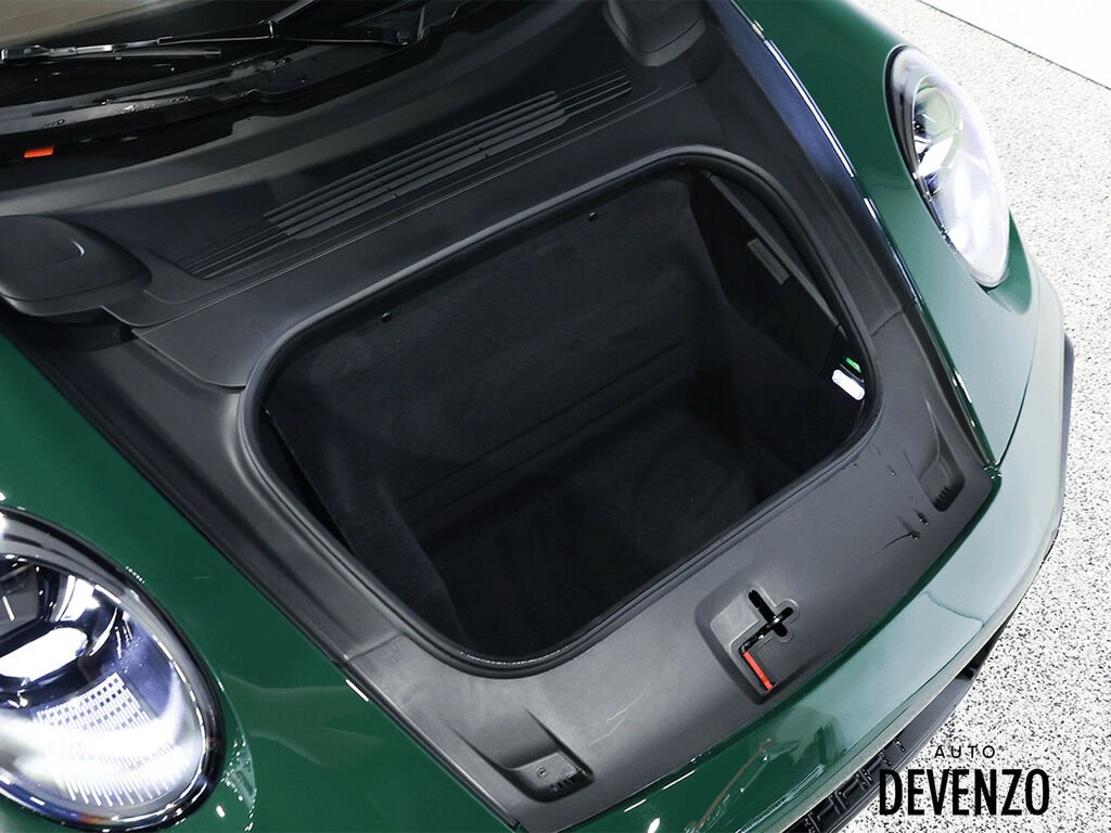 2022 Porsche 911 Green Saint-Eustache - photo #11