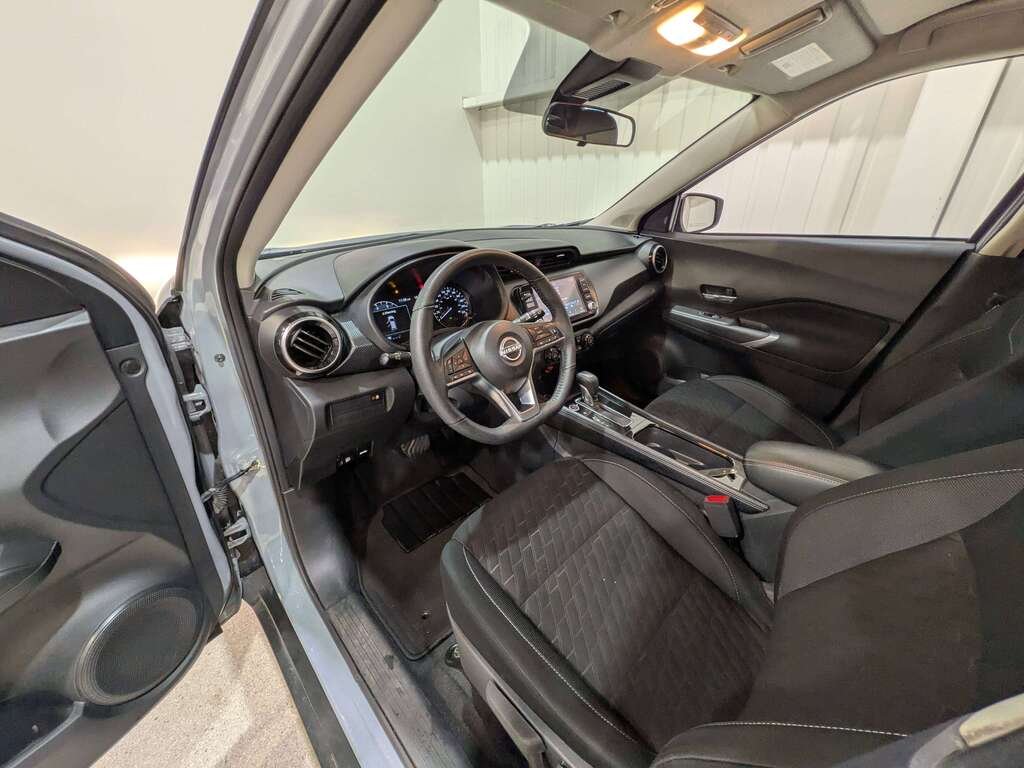 Nissan Kicks SV FWD 2024 Gris Val-David - photo #9