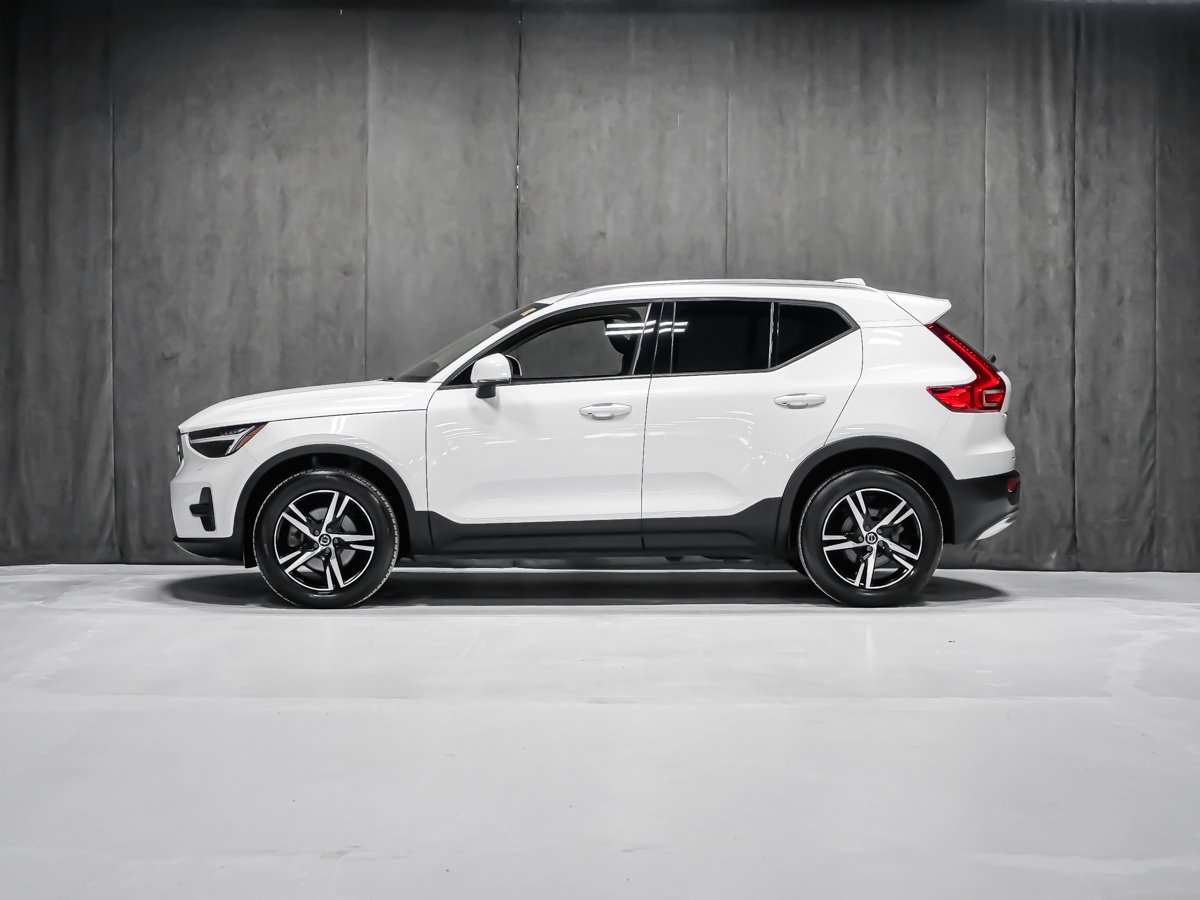Volvo XC40 B5 CORE CONVENIENCE CLIMATE 2023 Blanc Montréal - photo #2