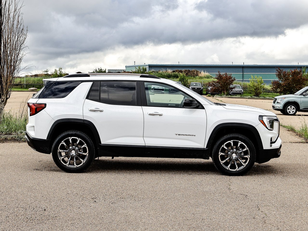 2026 GMC Terrain AWD 4dr Elevation White Sherwood Park - photo #13