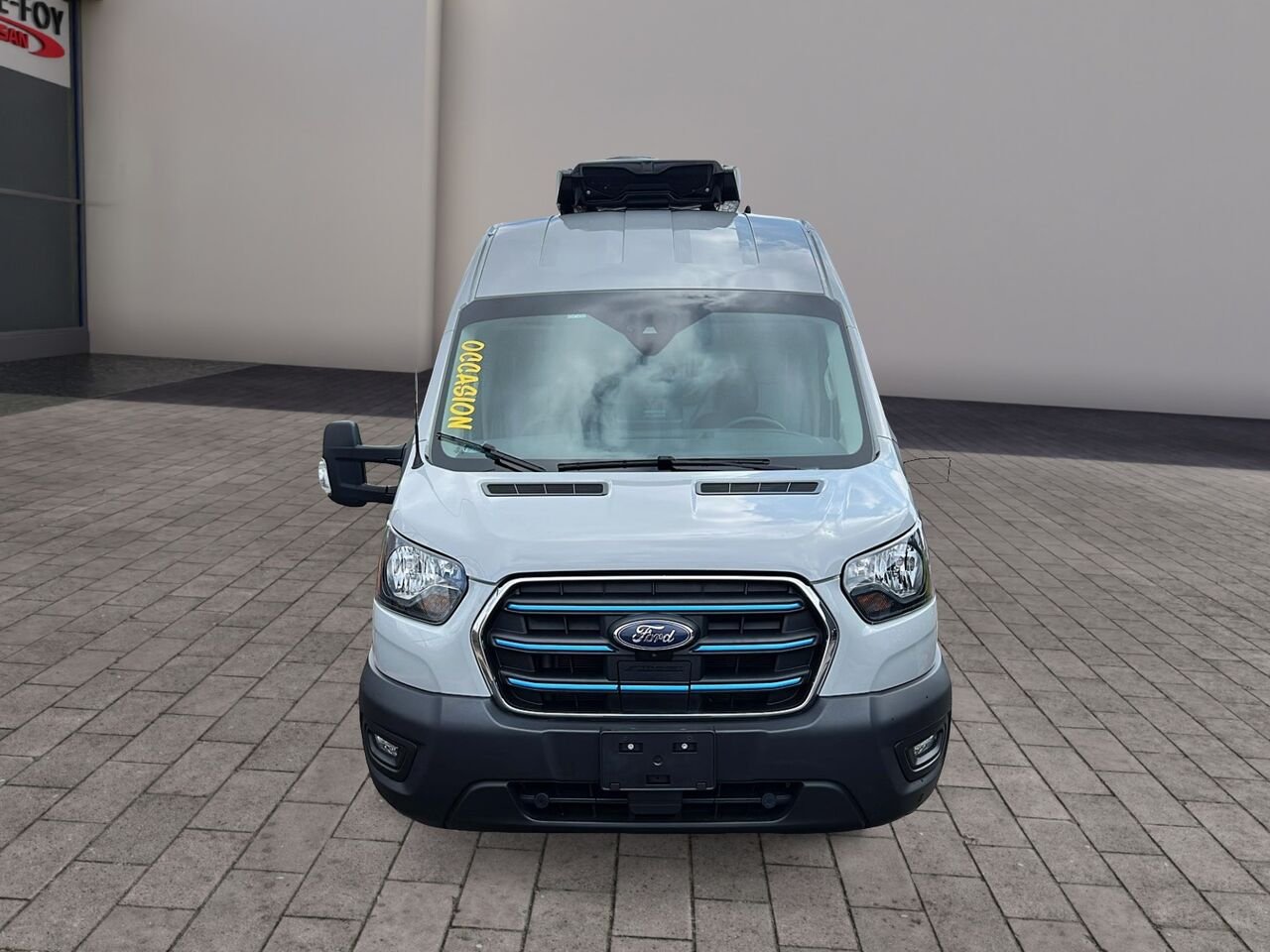 2022 Ford E-Transit Toit surélevé White Québec - photo #1