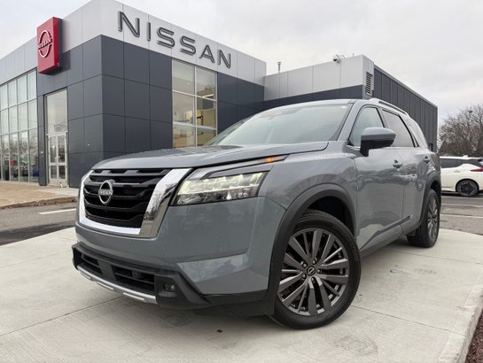 Nissan Pathfinder 2024 Gris