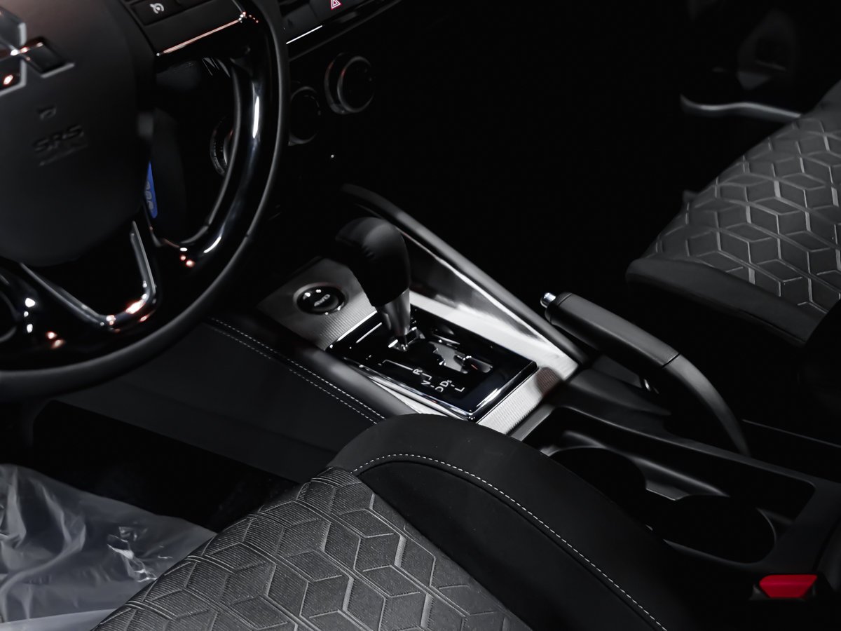 2026 Mitsubishi RVR SE Black Montreal - photo #10