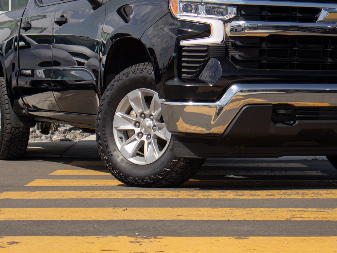 2025 Chevrolet Silverado 1500 4WD Crew Cab 147 LT Black Sherwood Park - photo #5