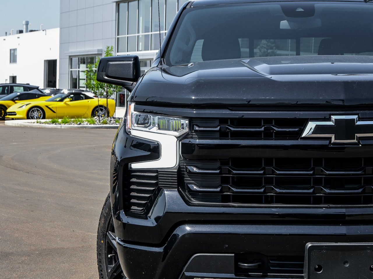 2024 Chevrolet Silverado 1500 4WD Crew Cab 147 RST Black Sherwood Park - photo #4