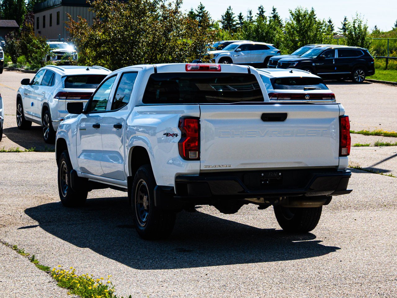2024 Chevrolet Colorado 4WD Crew Cab WT White Sherwood Park - photo #10