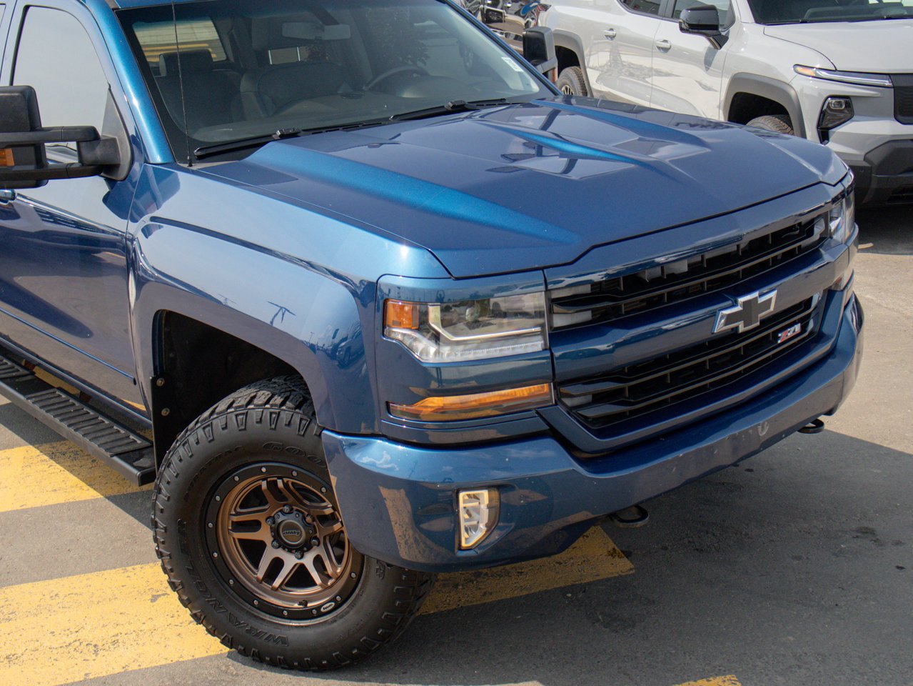2016 Chevrolet Silverado 1500 4WD Crew Cab 143.5 LT w/1LT Blue Sherwood Park - photo #15