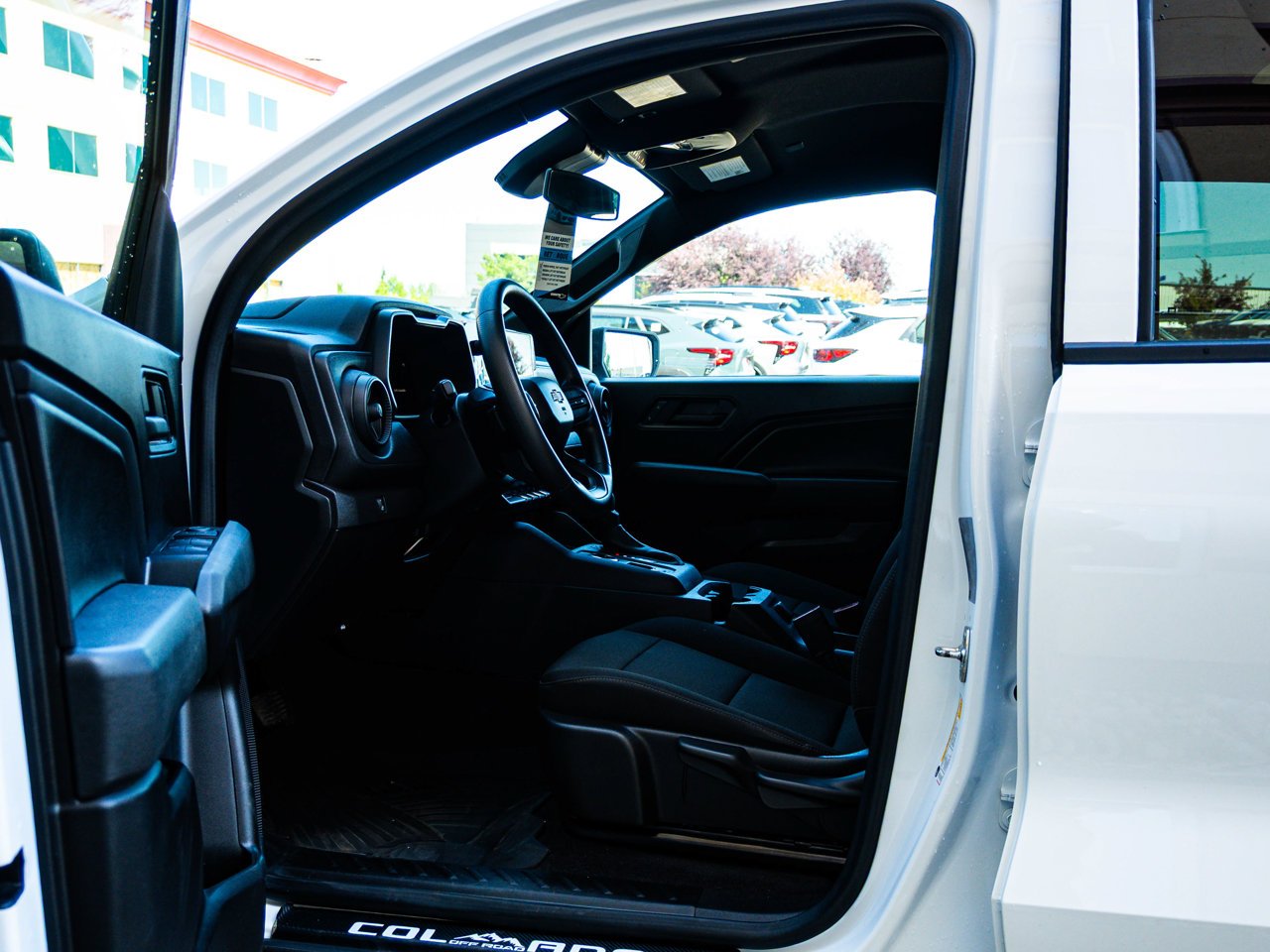 2024 Chevrolet Colorado 4WD Crew Cab WT White Sherwood Park - photo #15