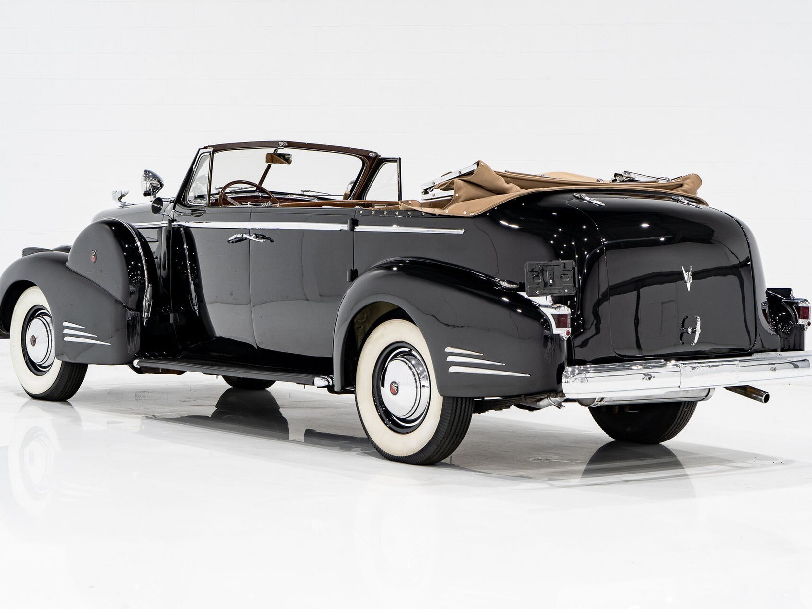 Cadillac Series 90 **PRICE IN USD**1 of 13 V16 1938 Noir Montréal - photo #41