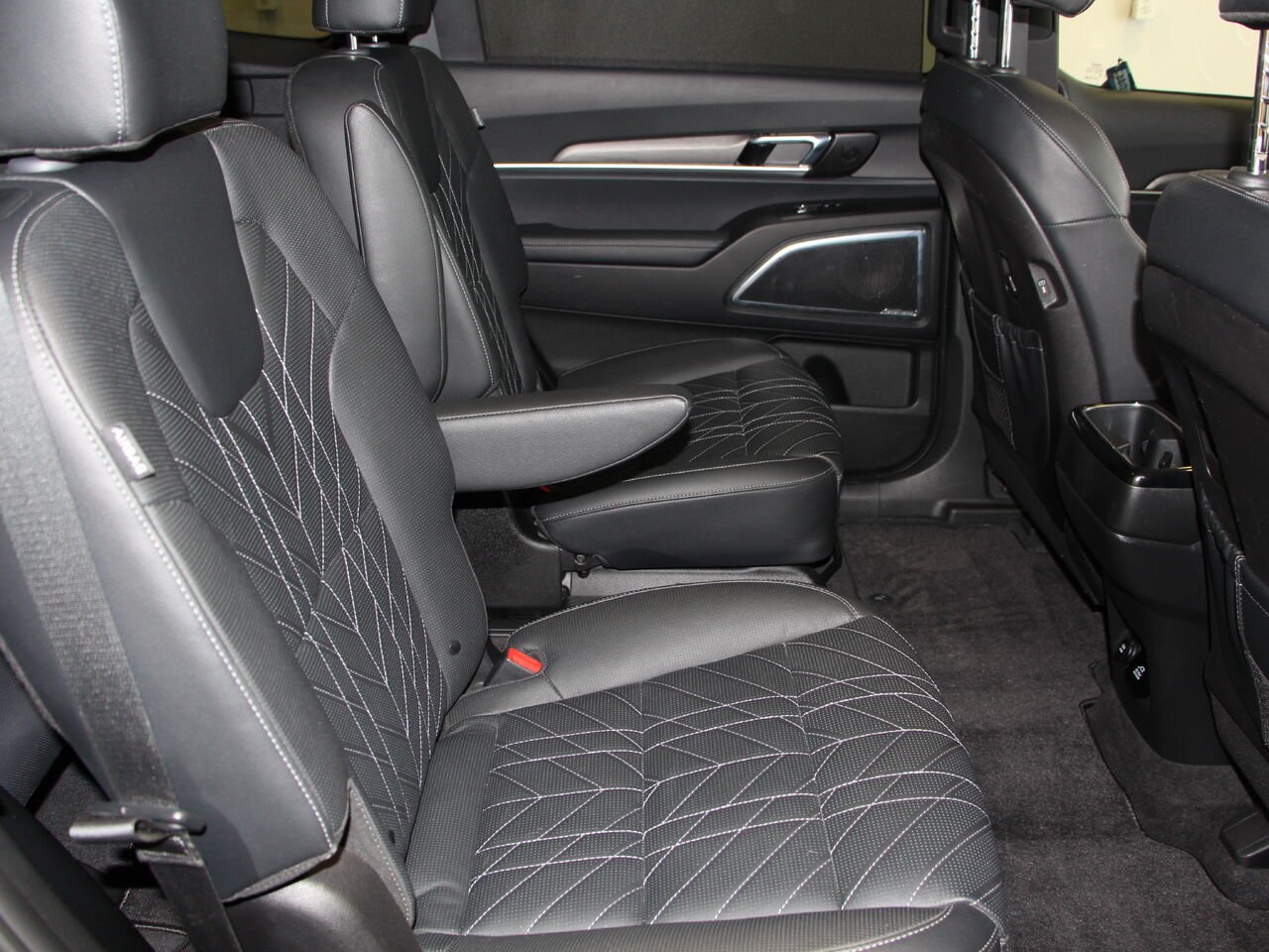 Kia Telluride X-PRO KIA TELLURIDE,X-PRO-4D UTILITY AWD 2023 Noir Châteauguay - photo #5
