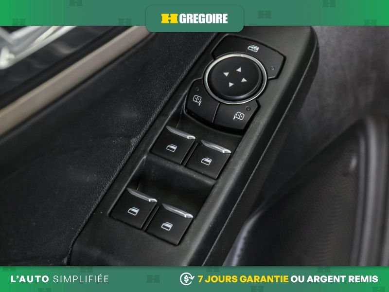 2022 Ford Escape Grey Laval - photo #15