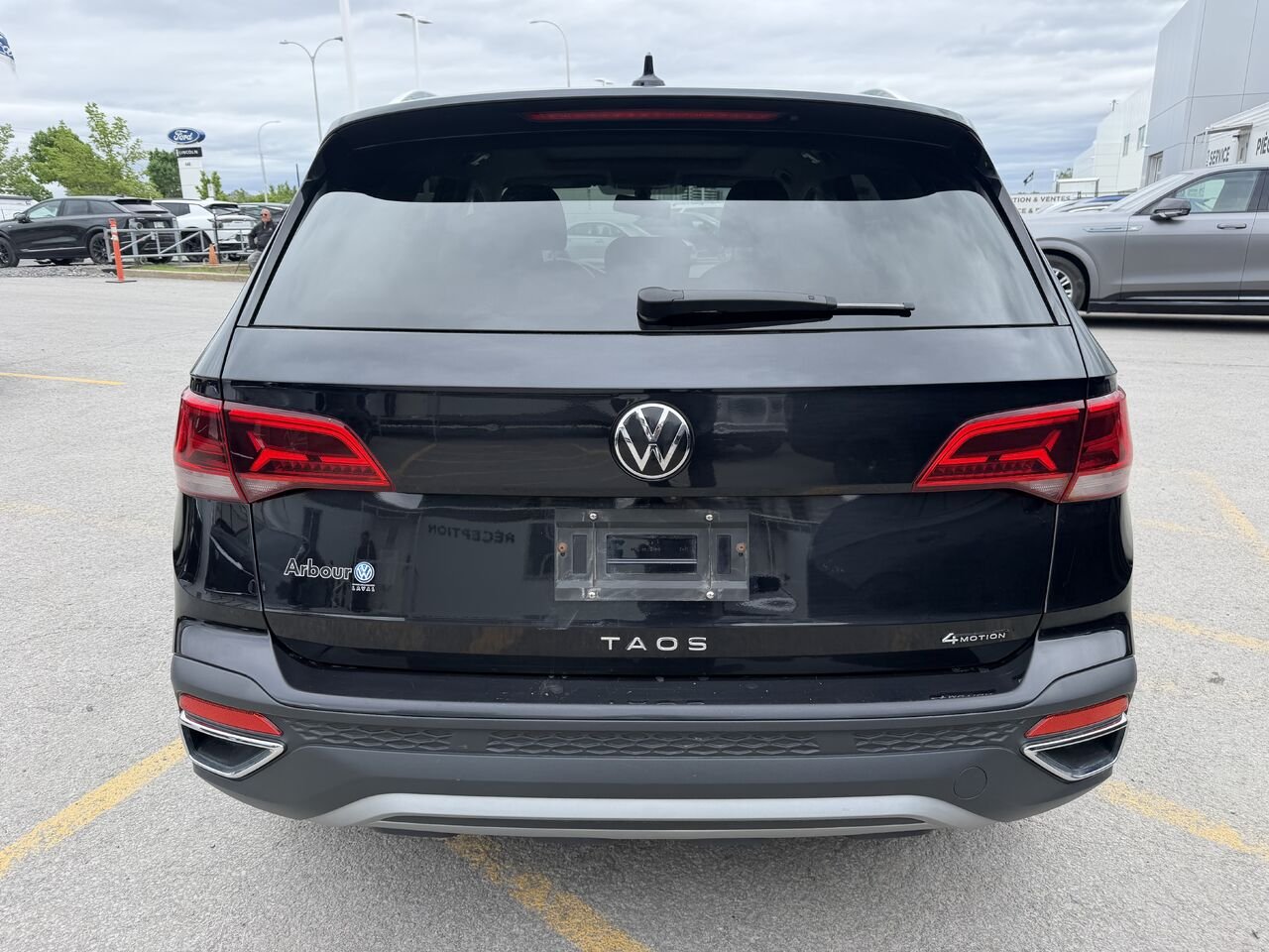 Volkswagen Taos Comfortline 4MOTION 2022 Noir Laval - photo #9