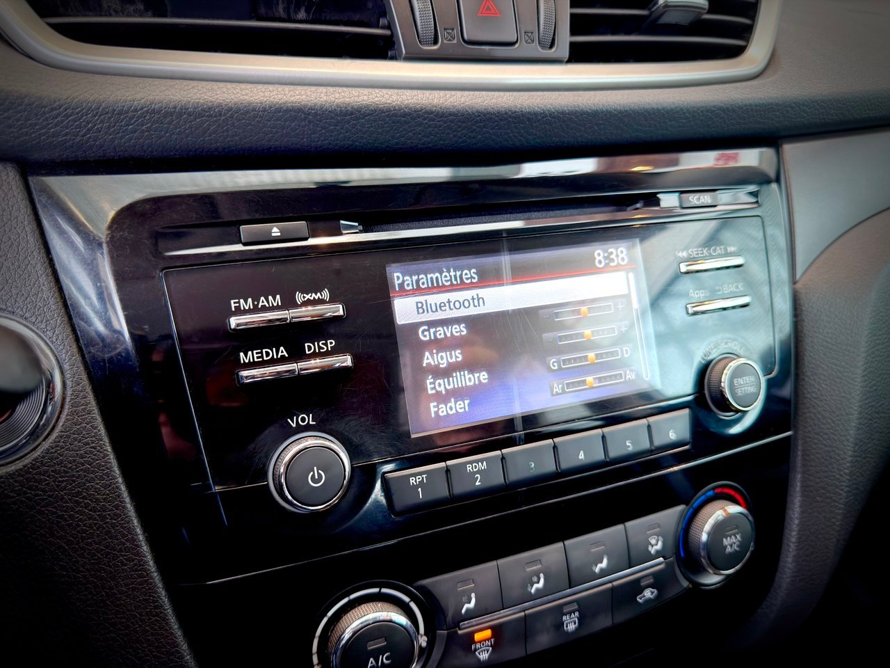 2016 Nissan Rogue White Notre-Dame-des-Prairies - photo #27