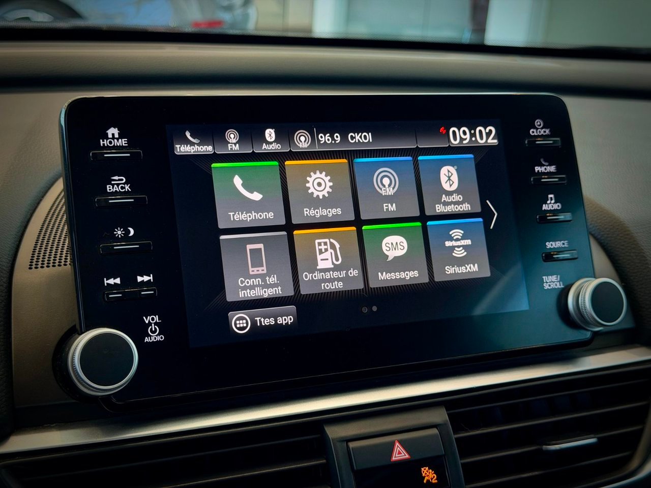 Honda Accord Sedan 2018 Bleu Notre-Dame-des-Prairies - photo #28