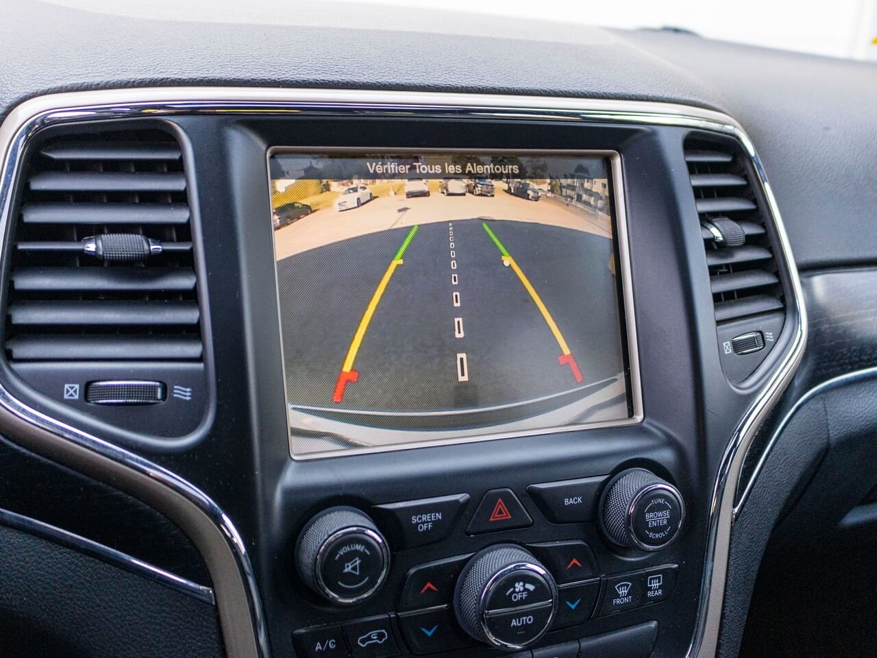 Jeep Grand Cherokee 4 RM, 4 portes, Limited 2014 Blanc Châteauguay - photo #17