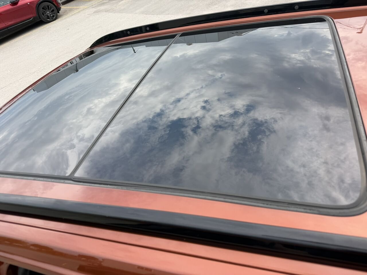 2019 Cadillac XT4 SPORT AWD Orange Laval - photo #19