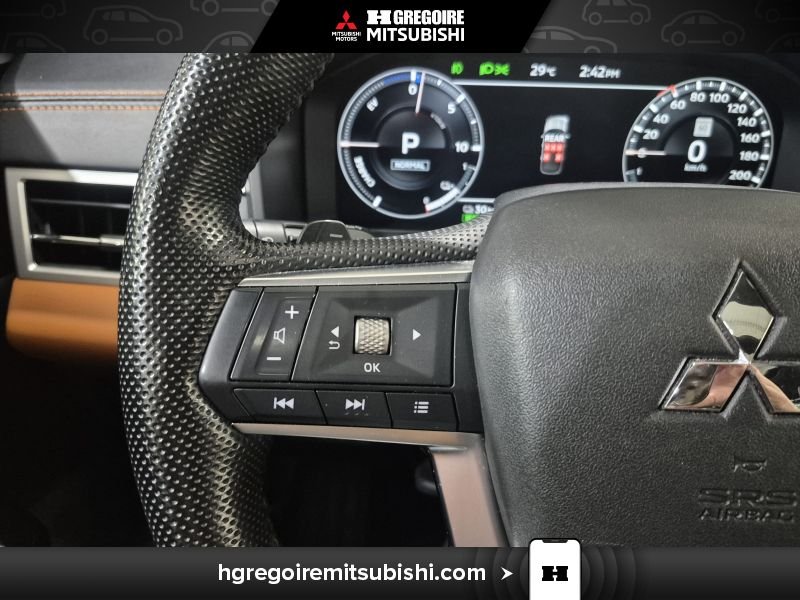 2023 Mitsubishi Outlander Plug-In Hybrid White Blainville - photo #20