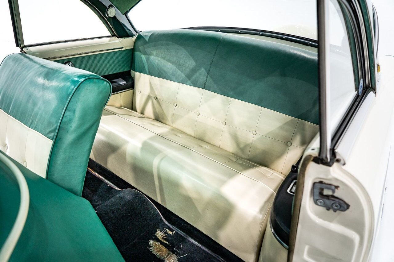 Ford Crestline Skyliner rare glass top long term ownership 1954 Blanc Montréal - photo #71