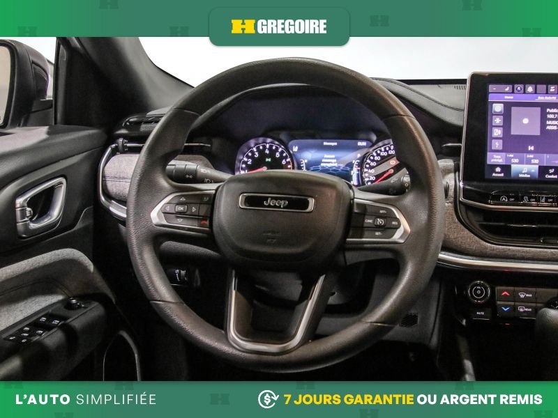2023 Jeep Compass White Laval - photo #17