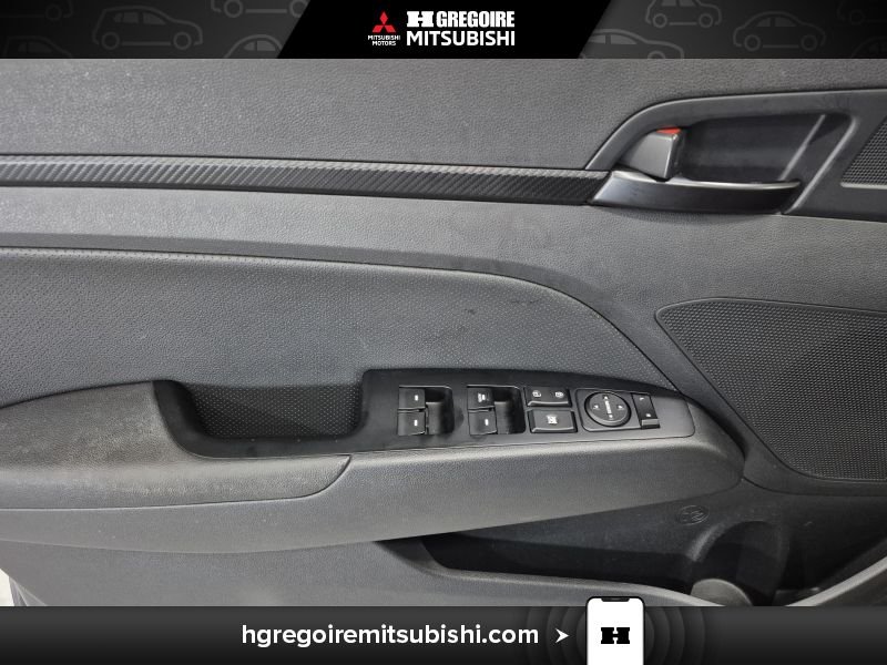 2019 Hyundai Elantra Grey Laval - photo #12