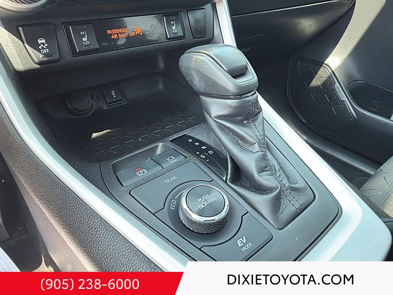 2021 Toyota RAV4 Hybrid XLE AWD / CLEAN CARFAX / HEATED SEATS / MOONROOF / ALLOY WHEELS / CARPLAY AND ANDROID AUTO White Mississauga - photo #16