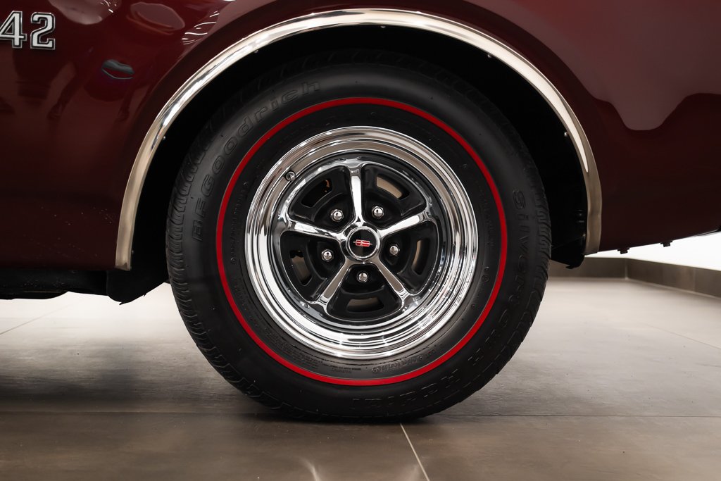 1969 Oldsmobile 442 Red Montreal - photo #8