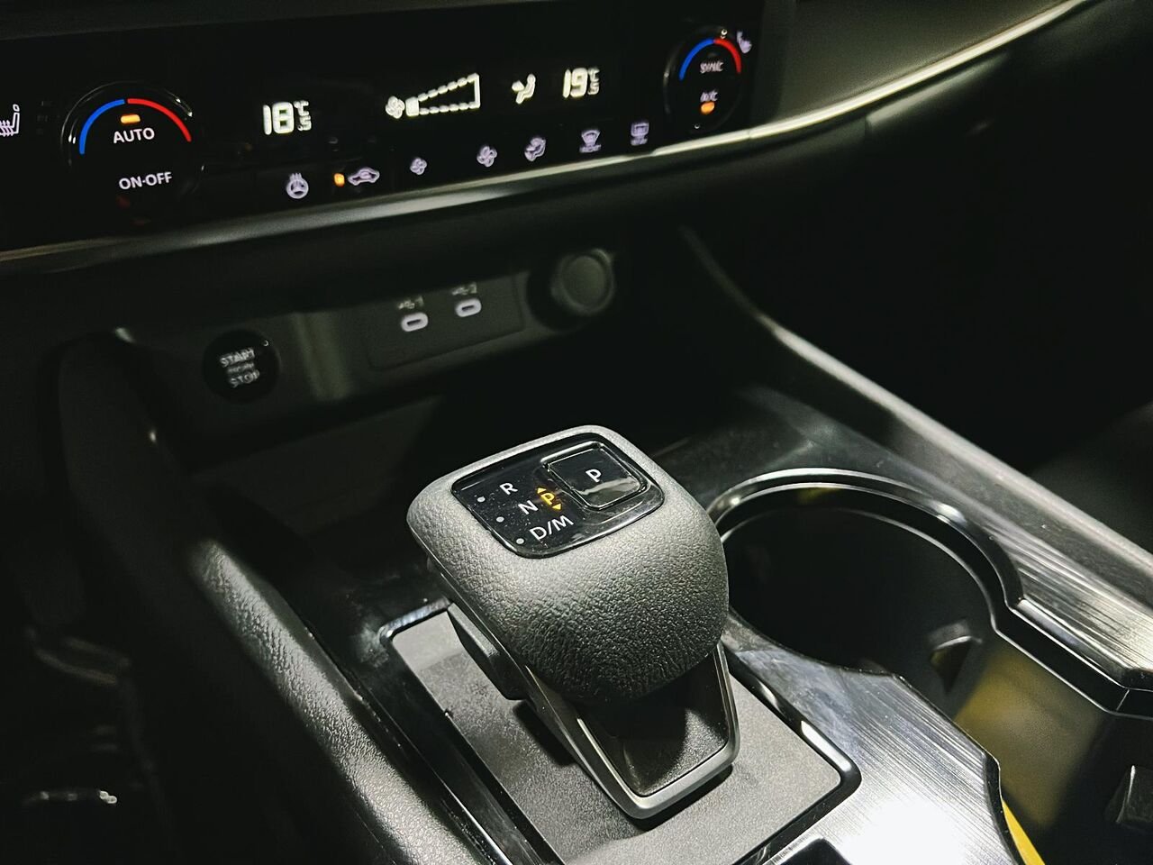 2024 Nissan ROGUE S TRACTION INTEGRALE Black Québec - photo #14