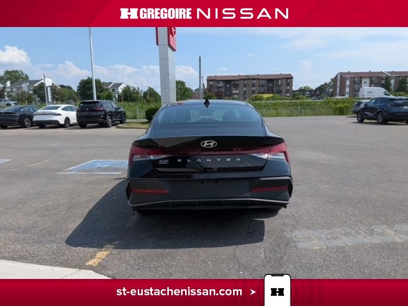 2024 Hyundai Elantra Black Laval - photo #10