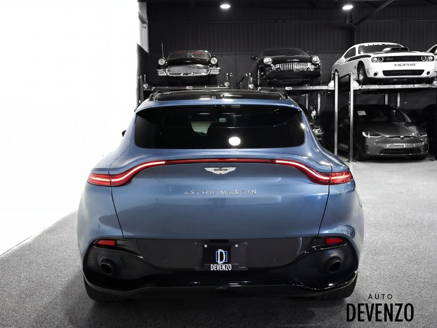 2022 Aston Martin DBX 2022 Grey