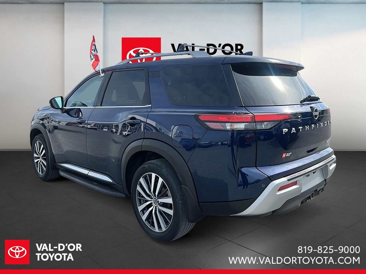 2022 Nissan Pathfinder Platinum 4 RM Blue Val-d'Or - photo #3