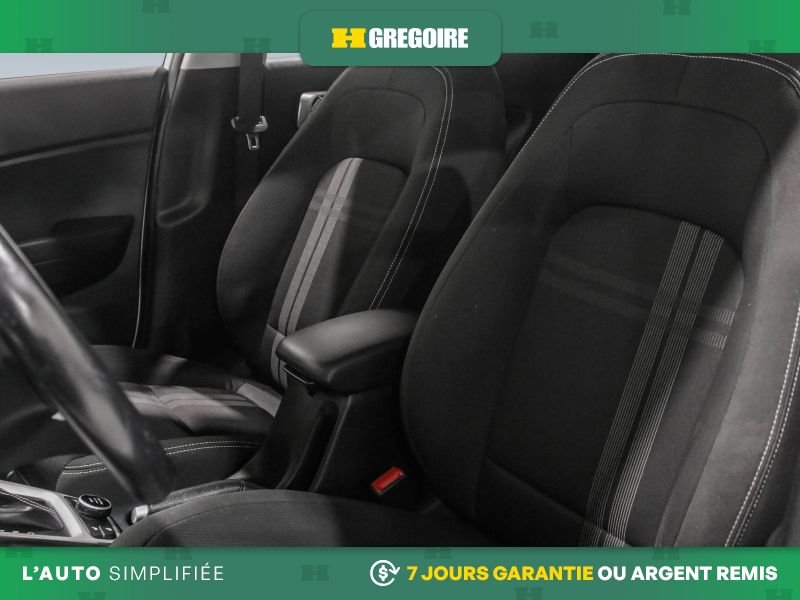 Hyundai Venue 821177 | Preferred AUTO A/C GR ELECT MAGS CAM RECUL BLEUTOO 2022 Blanc Laval - photo #13