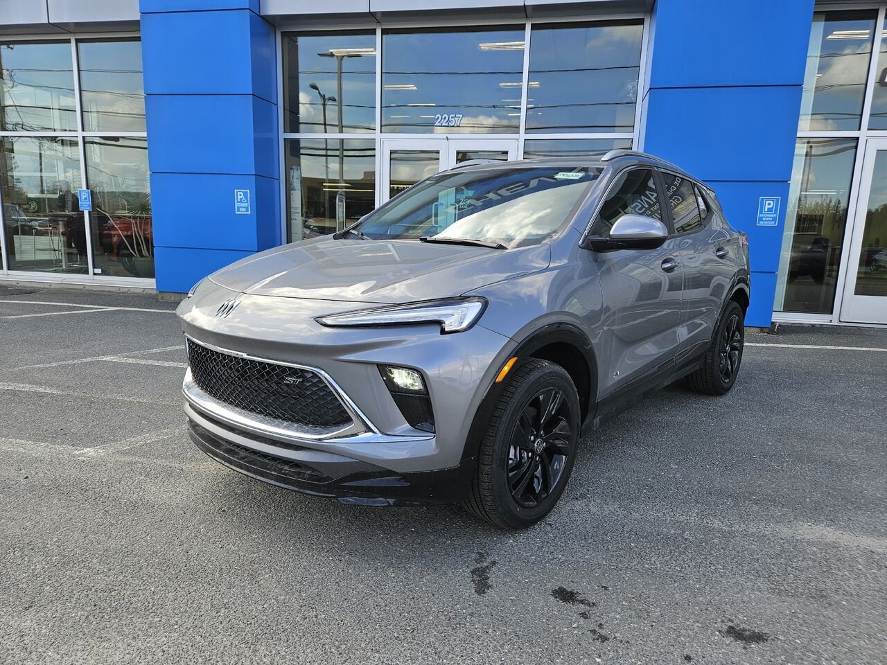 2026 Buick Encore GX Tourisme sport 4 portes TI MOONSTONE GREY METALLIC Thetford Mines - photo #0