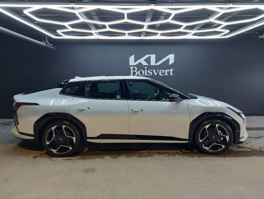 2026 Kia EV4 2026 Snow White Pearl