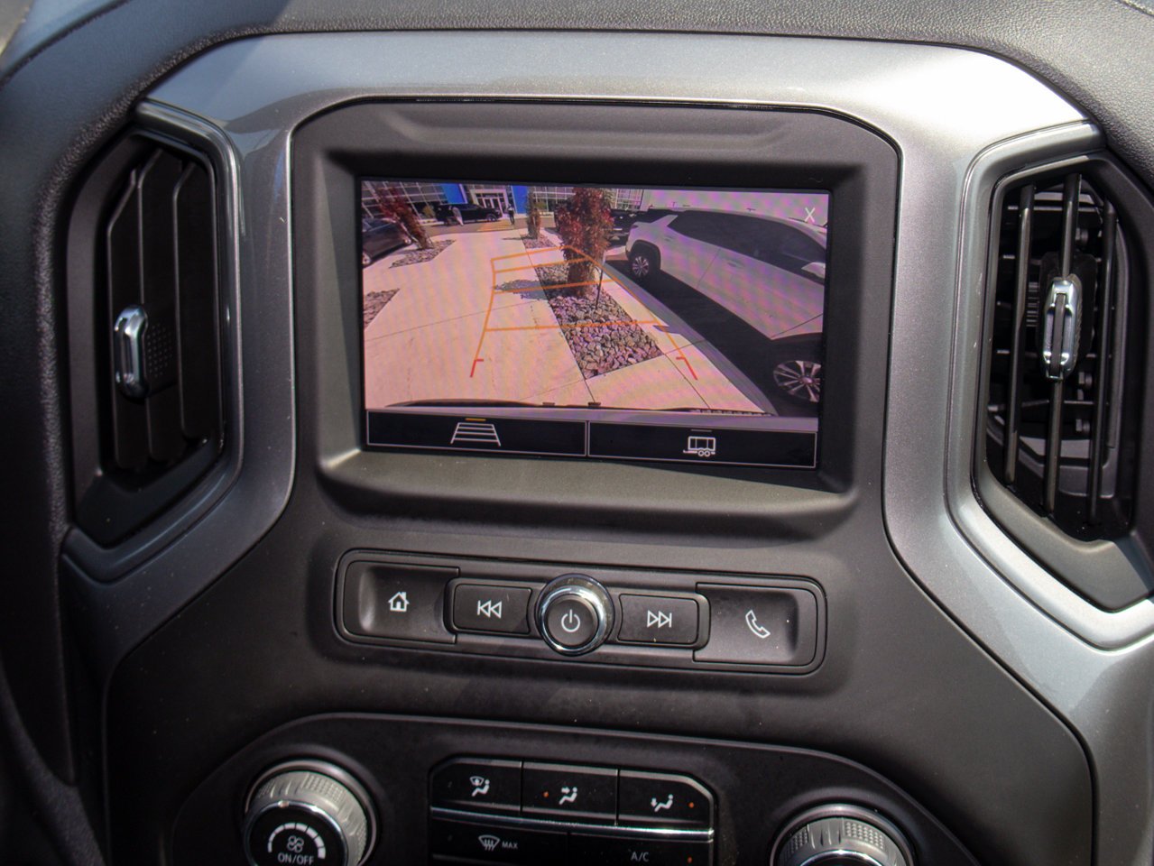 2024 Chevrolet Silverado 1500 4WD Crew Cab 147 Custom Trail Boss White Sherwood Park - photo #24