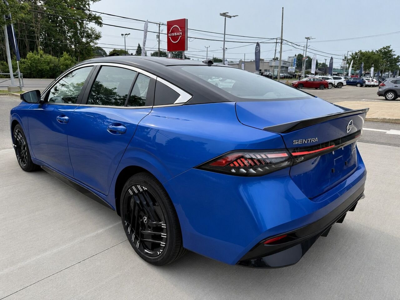 2026 NISSAN Sentra SENTRA SR Bluestone Pearl/Super Black Châteauguay - photo #2
