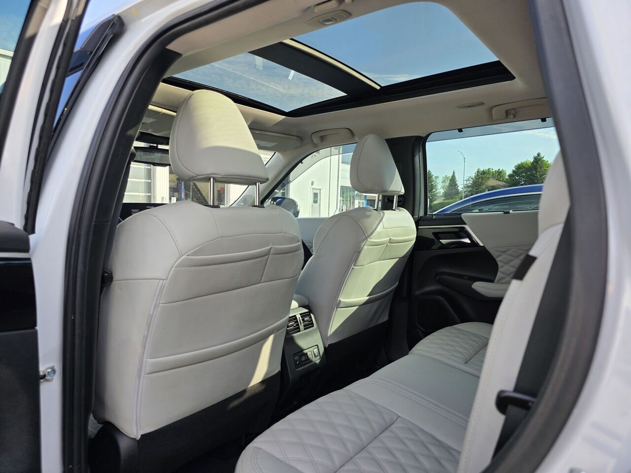 2022 Mitsubishi Outlander GT S-AWC White Rouyn-Noranda - photo #54