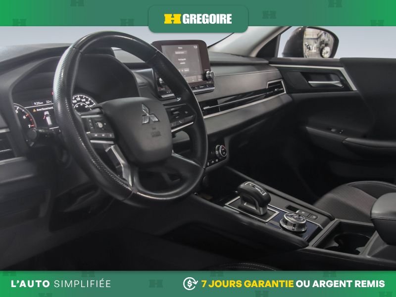 2022 Mitsubishi Outlander Green Laval - photo #8