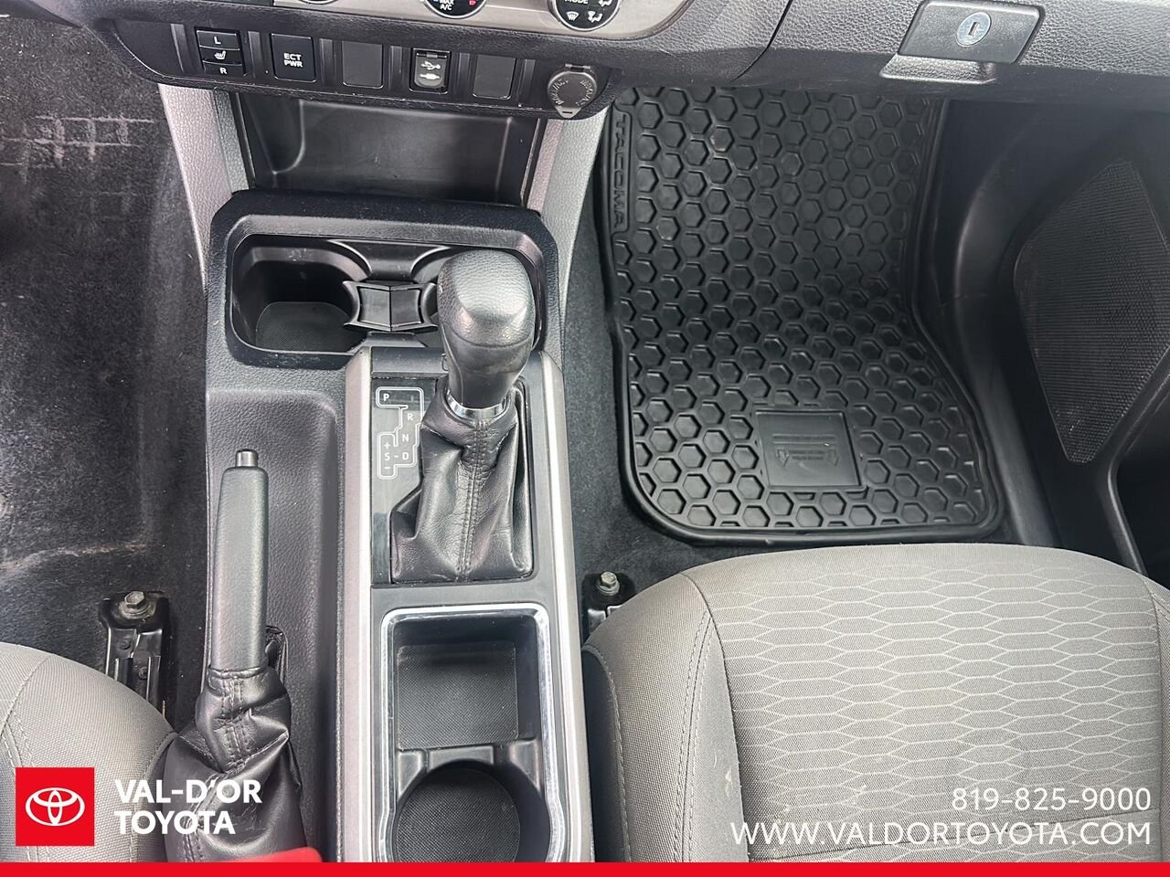 Toyota Tacoma SR5 Double Cab V6 4RM BA 2017 Gris Val-d'Or - photo #11