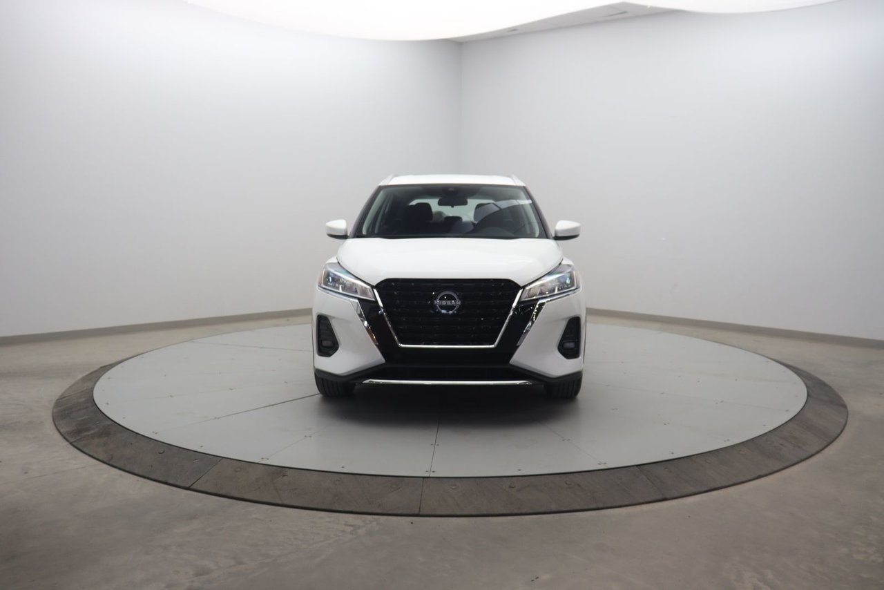 2024 Nissan Kicks VIN 3N1CP5CV5RL485509 White Baie-Comeau - photo #1