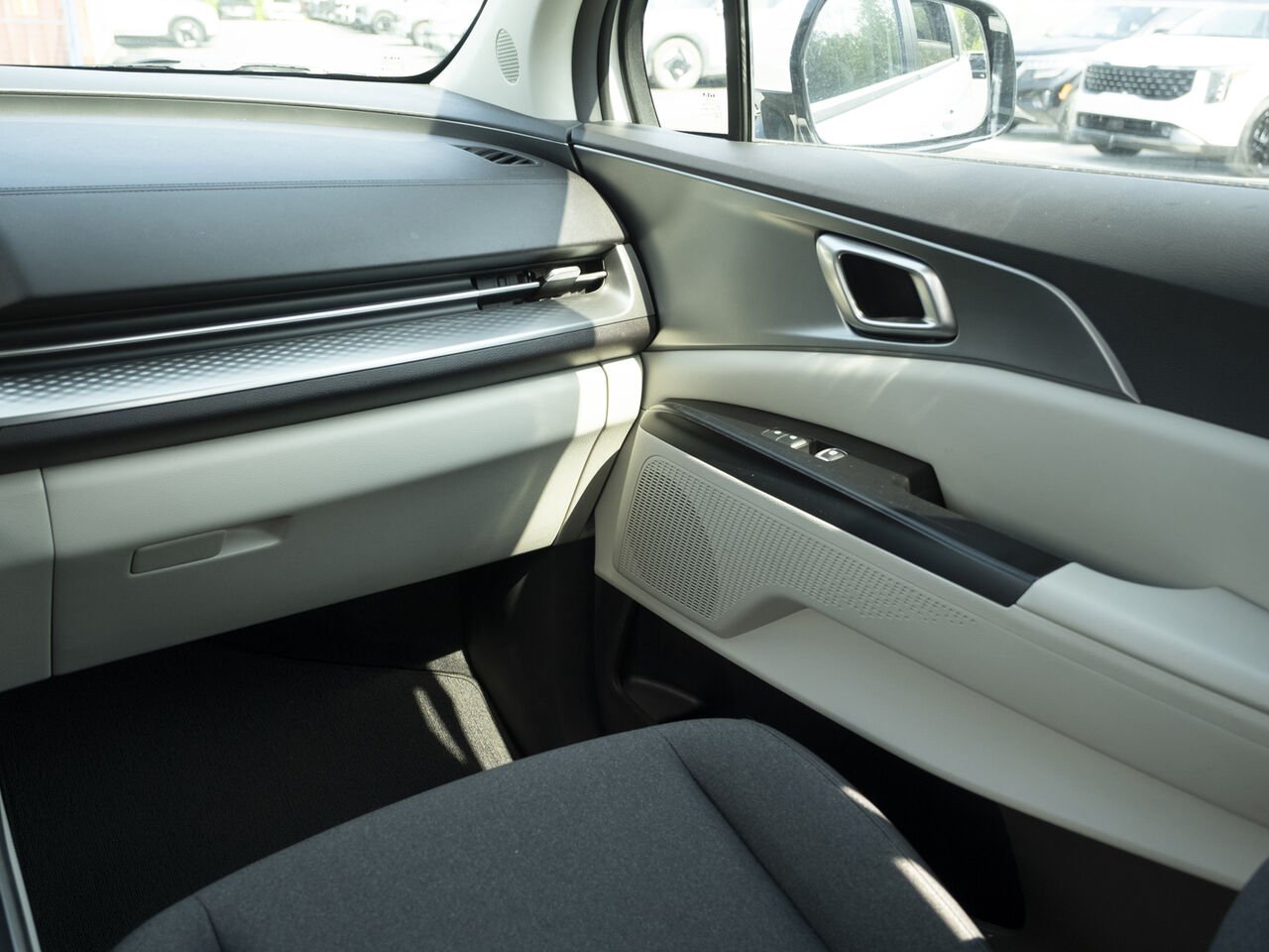 Kia Carnival 2024 Blanc Gatineau - photo #27