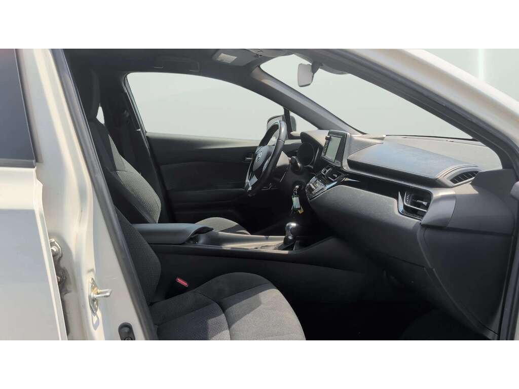 Toyota C-HR 2018 Blanc Gatineau - photo #20