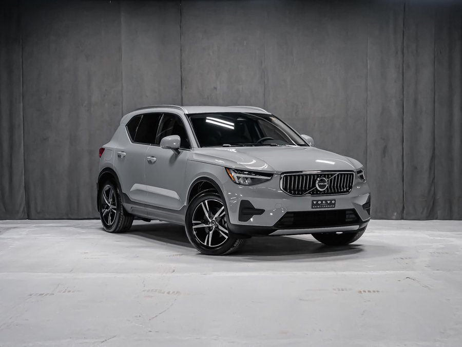 2025 Volvo XC40 B5 CORE BRIGHT CLIMATE Grey
