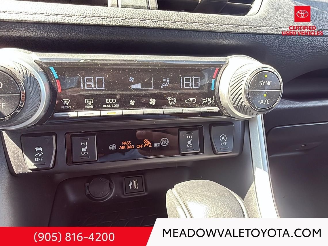 2025 Toyota RAV4 Sunroof, Power Drivers Seat, Heated Front Seats and Steering Wheel, Power Trunk, 17" Alloy's Midnight Black Metallic Mississauga - photo #8
